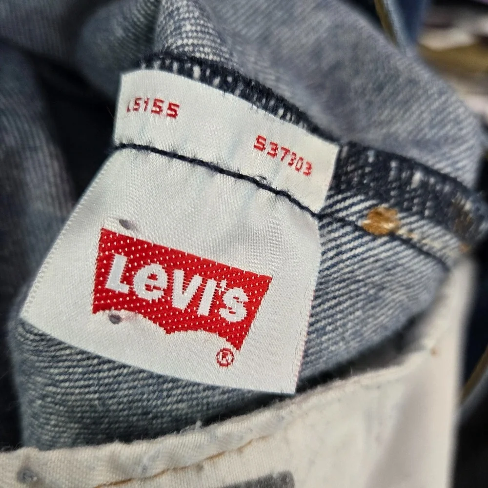 Levis *please carefully
